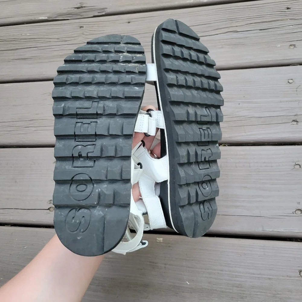 Sorel roaming white
